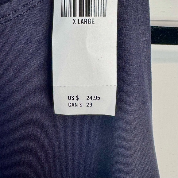 Abercrombie & Fitch | Cropped High-Neck Tank, Black, Size XL - NWT - Picture 4 of 6